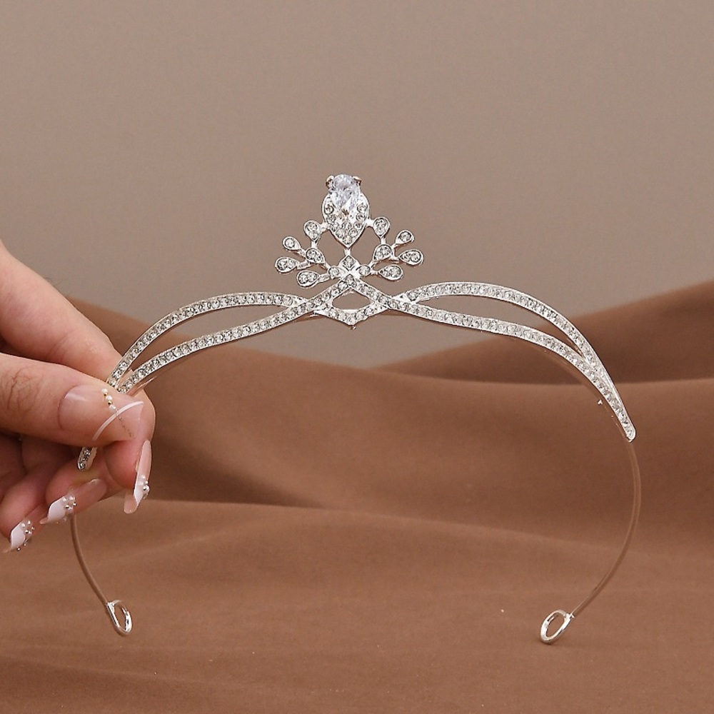Elegant Silver Tiara Princess
